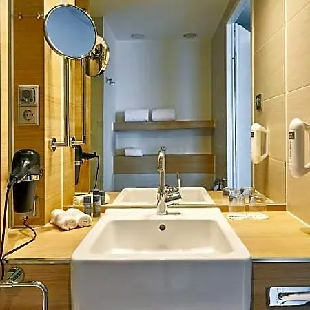 Hotel Salzburg-Hauptbahnhof Ξενοδοχείο 4*