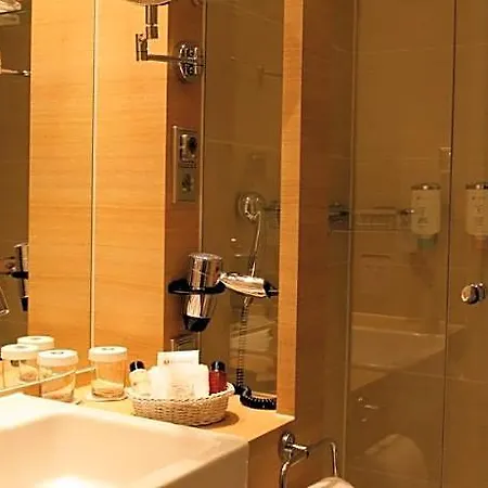 Hotel Salzburg-Hauptbahnhof Ξενοδοχείο 4*